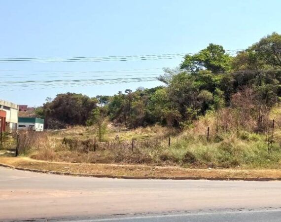 Area localizada com frente para BR-040, a apenas 6km do CEASA de Minas Gerais.